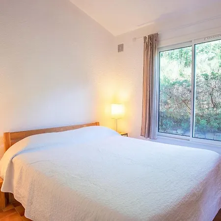 فيلة Les Pescadieres